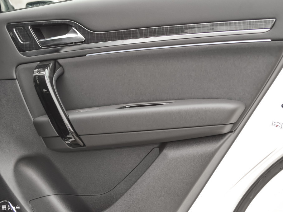 2017�̩T600 Coupe 1.8T  DCT������