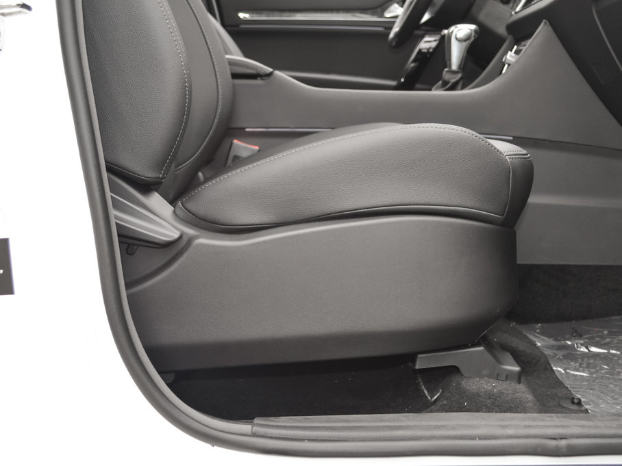 2017�̩T600 Coupe 1.8T  DCT������