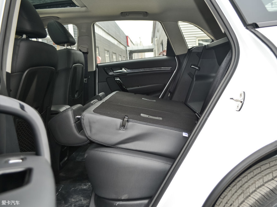 2017�̩T600 Coupe 1.8T  DCT������