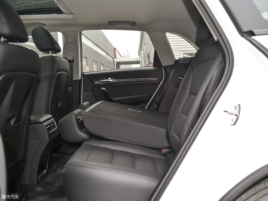 2017�̩T600 Coupe 1.8T  DCT������