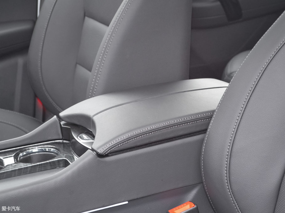 2017�̩T600 Coupe 1.8T  DCT������