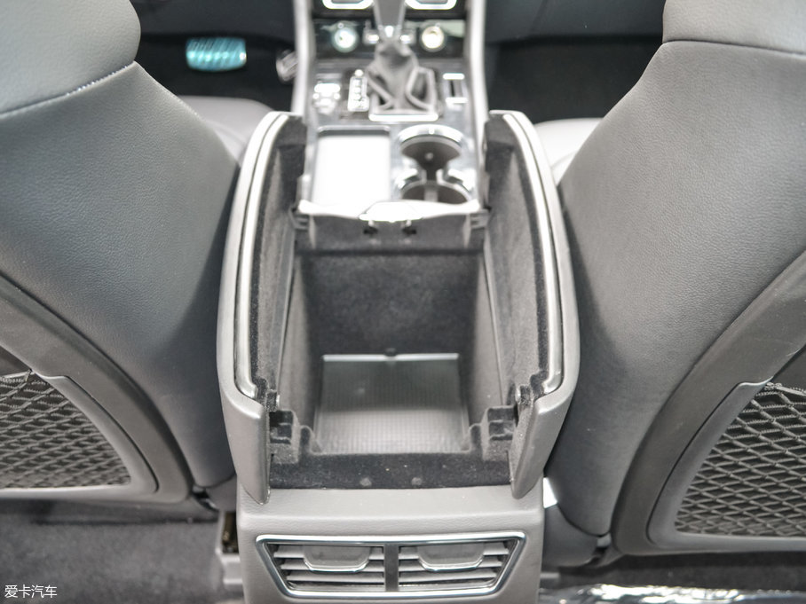 2017�̩T600 Coupe 1.8T  DCT������