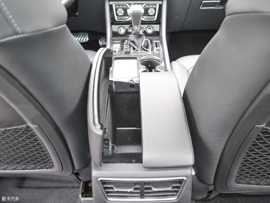 2017�̩T600 Coupe 1.8T  DCT������