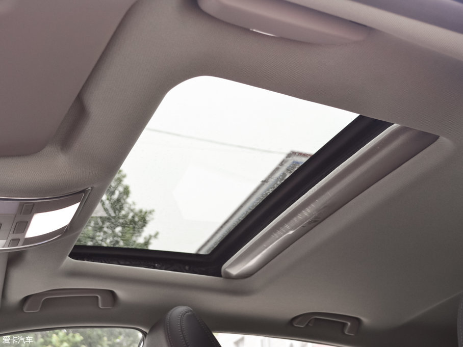 2017�̩T600 Coupe 1.8T  DCT������