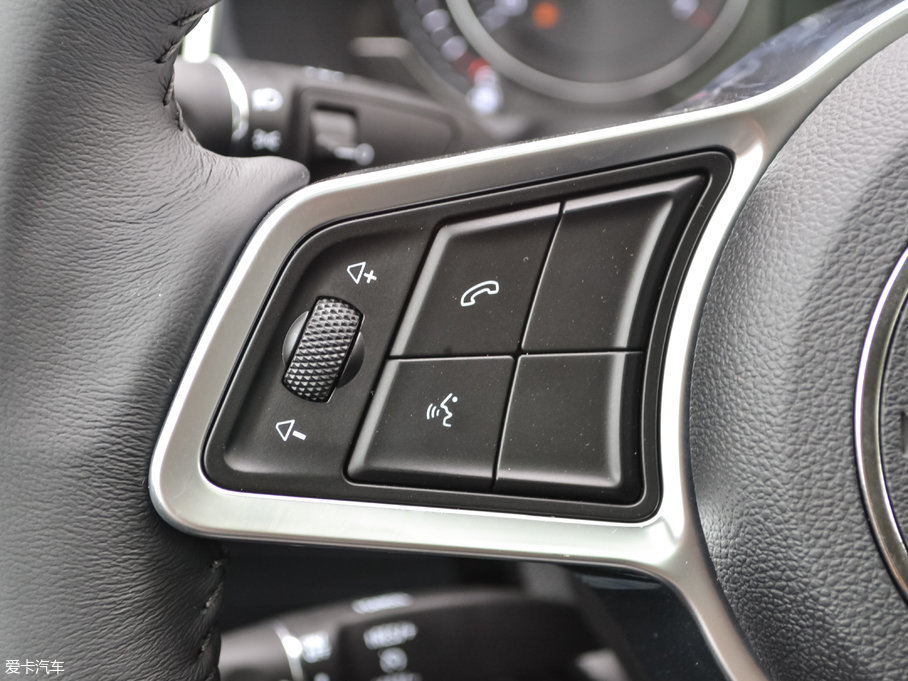 2017�̩T600 Coupe 1.8T  DCT������