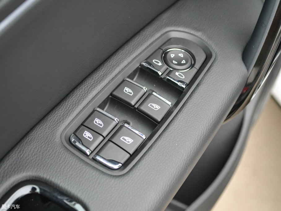 2017̩T600 Coupe 1.8T  DCT