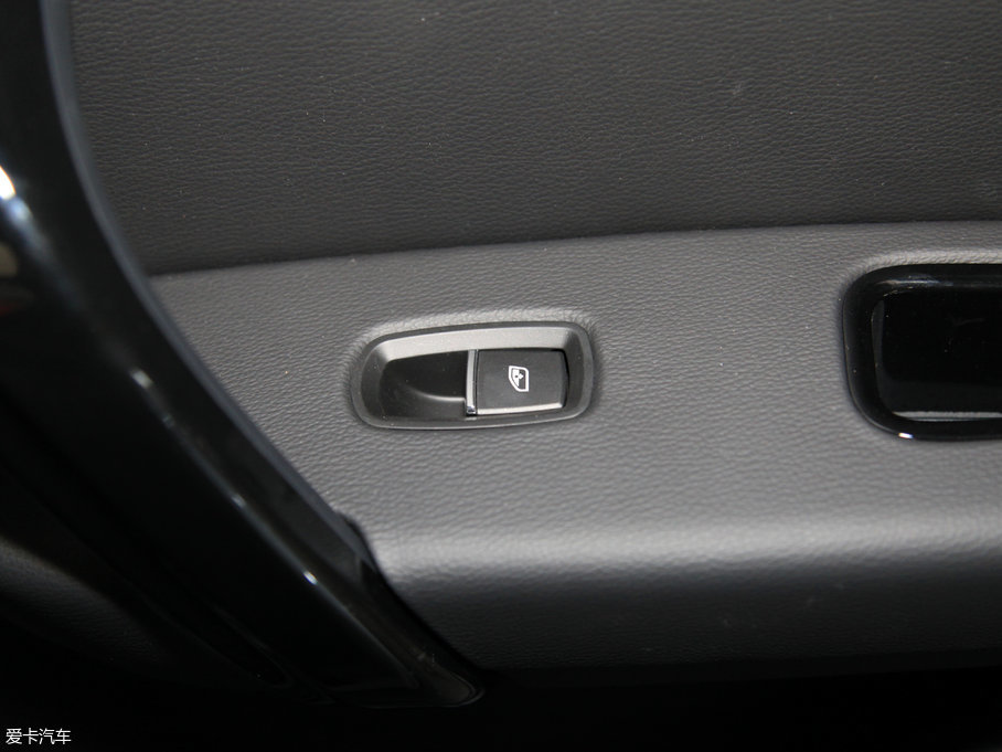 2017�̩T600 Coupe 1.5T  �Ԅ�������