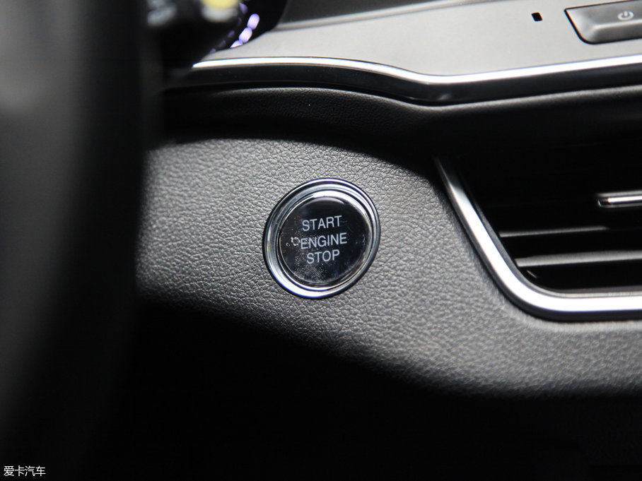 2017̩T600 Coupe 1.8T  DCT