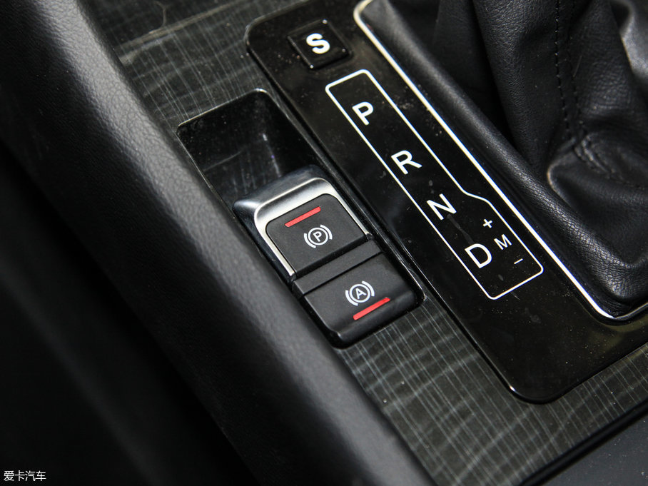 2017̩T600 Coupe 1.8T  DCT