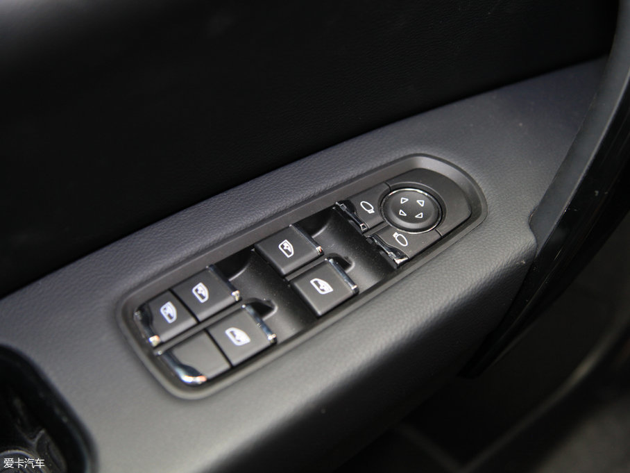 2017̩T600 Coupe 1.8T  DCT