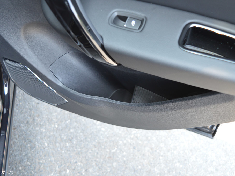 2017�̩T600 Coupe 1.5T  �քӺ��A��