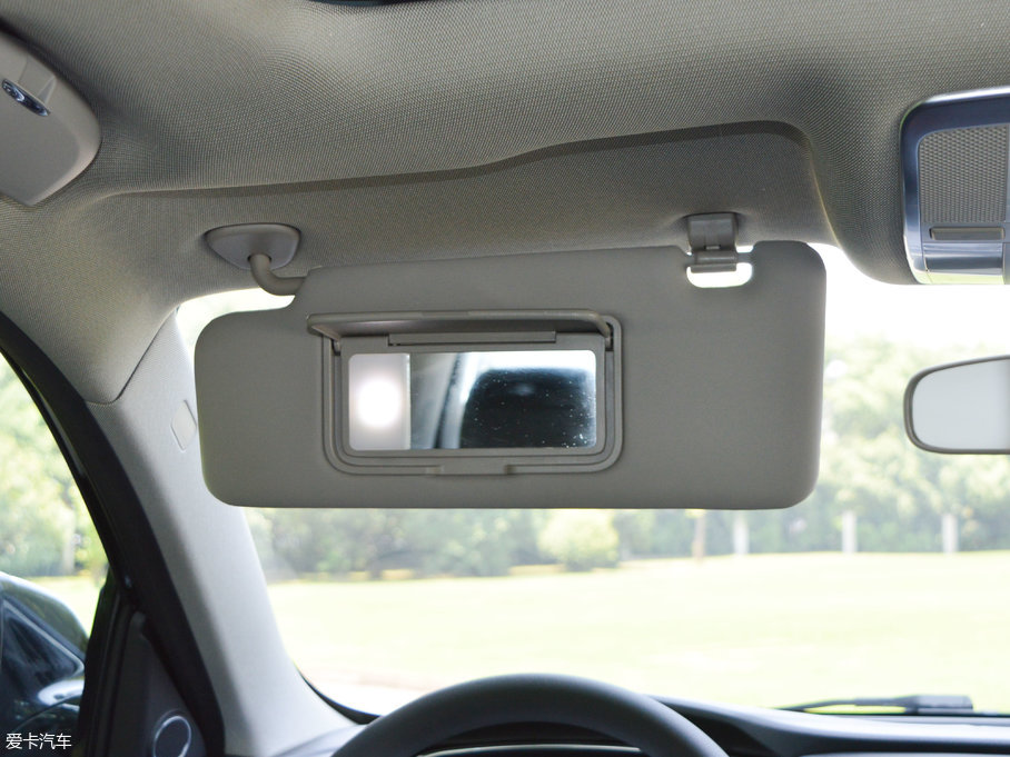 2017�̩T600 Coupe 1.5T  �քӺ��A��