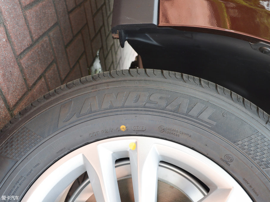 2017̩T600 Coupe 1.5T  ԄӺA