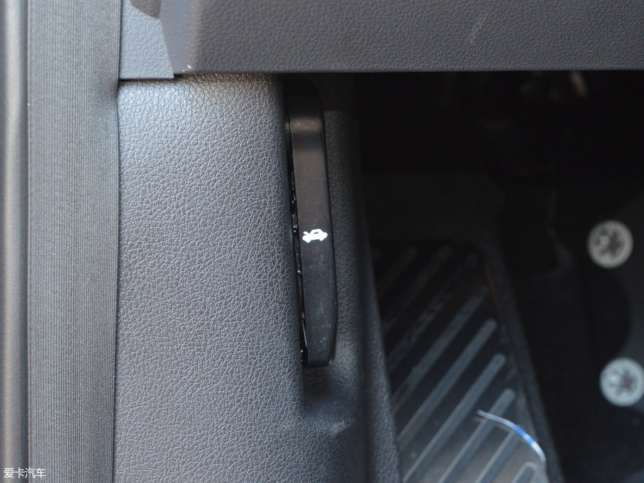 2017̩T600 Coupe 1.5T  ԄӺA