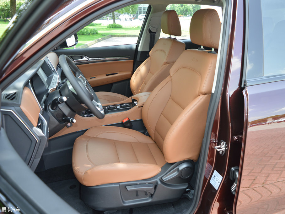 2017̩T600 Coupe 1.5T  ԄӺA