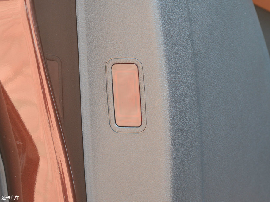 2017̩T600 Coupe 1.5T  ԄӺA