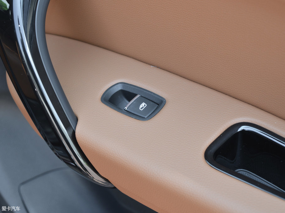 2017̩T600 Coupe 1.5T  ԄӺA