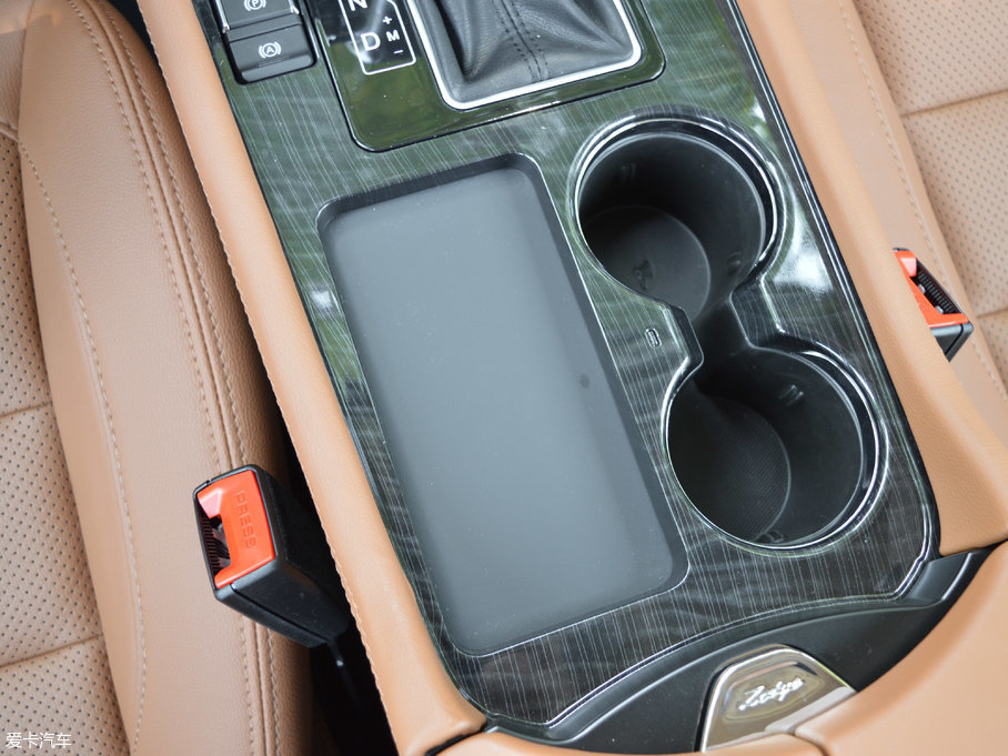 2017̩T600 Coupe 1.5T  ԄӺA