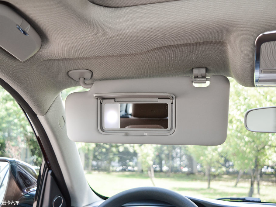 2017̩T600 Coupe 1.5T  ԄӺA