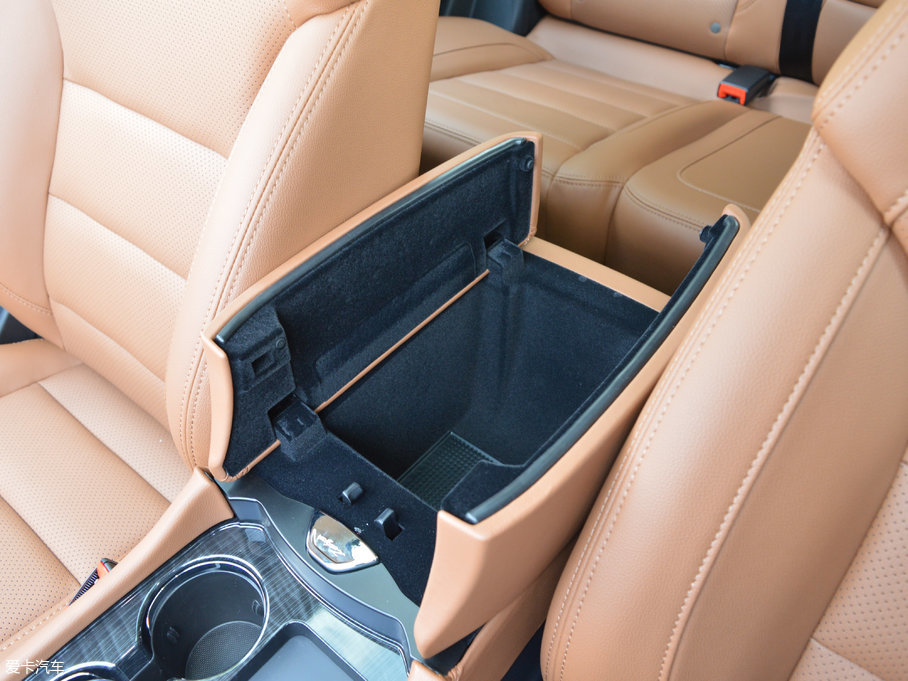 2017̩T600 Coupe 1.5T  ԄӺA