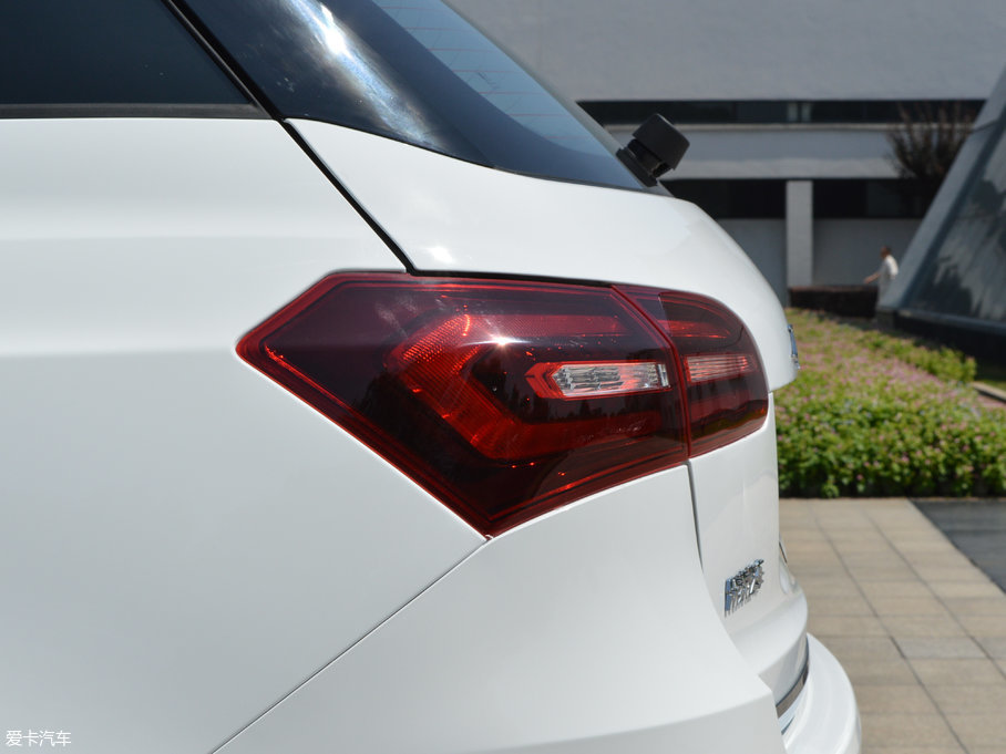 2017�̩T600 Coupe 1.8T  DCT��Ş��