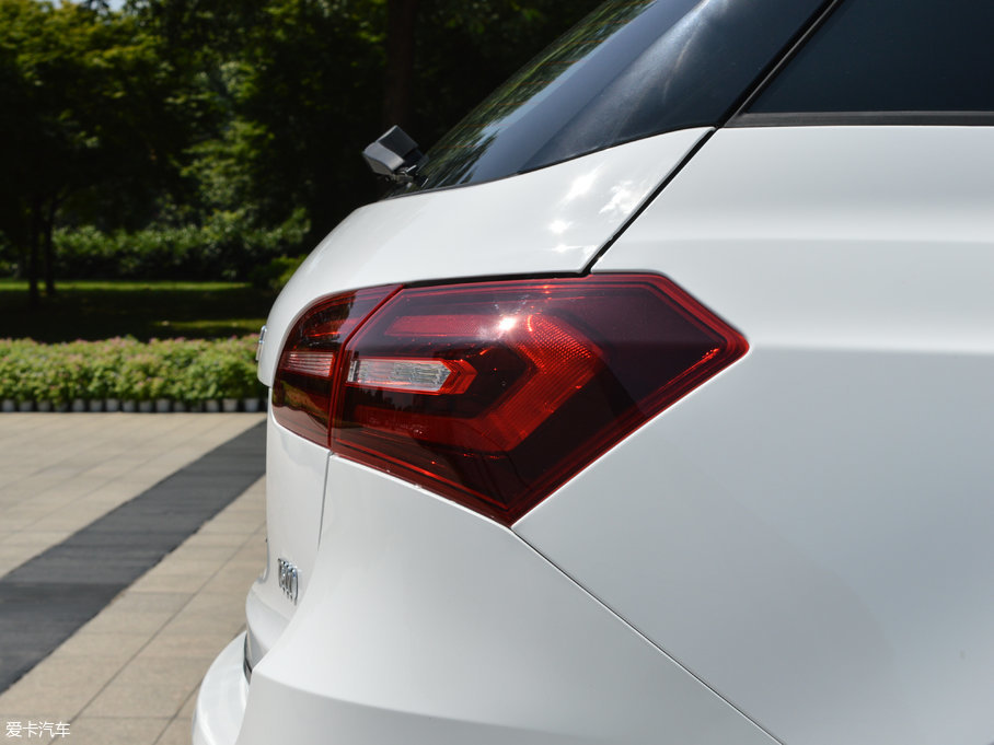 2017�̩T600 Coupe 1.8T  DCT��Ş��