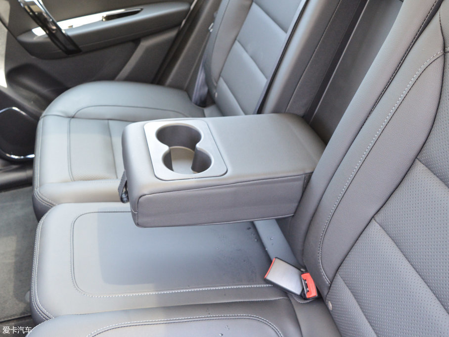 2017�̩T600 Coupe 1.8T  DCT��Ş��