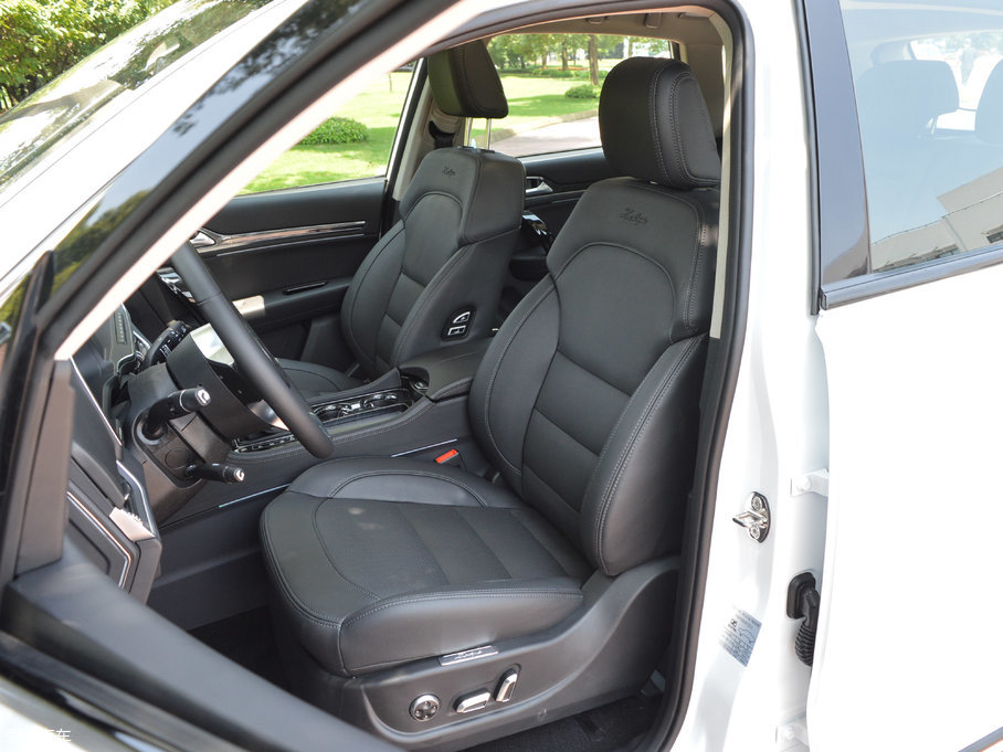 2017�̩T600 Coupe 1.8T  DCT��Ş��