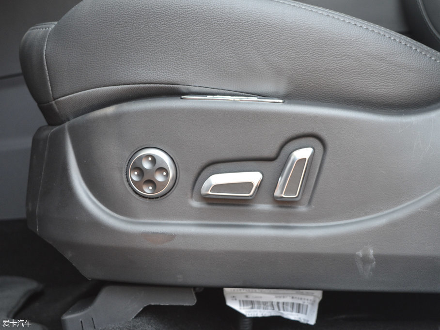 2017�̩T600 Coupe 1.8T  DCT��Ş��