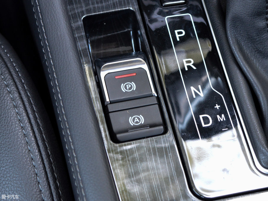 2017�̩T600 Coupe 1.8T  DCT��Ş��