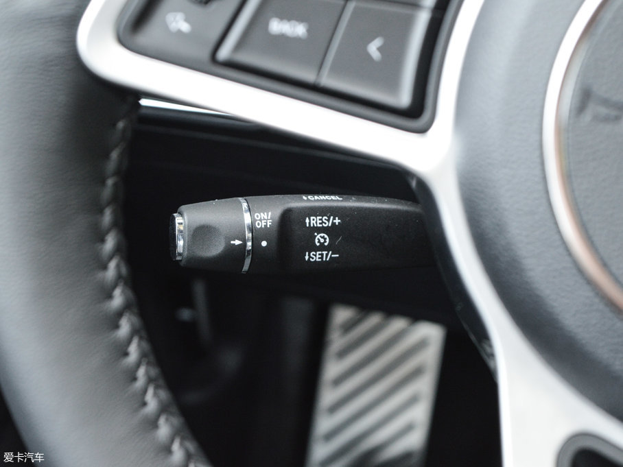 2017�̩T600 Coupe 1.8T  DCT��Ş��