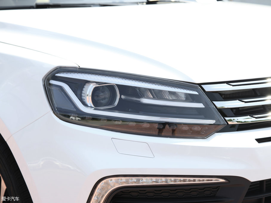 2017�̩T600 Coupe 1.5T  �Ԅ����F��