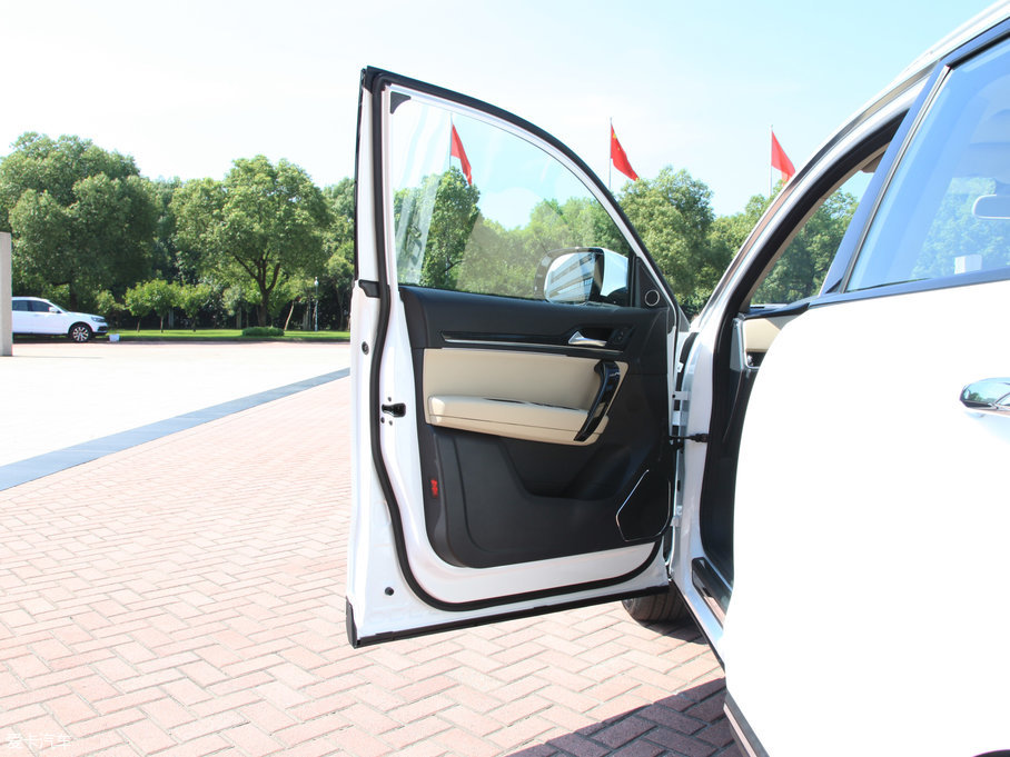 2017�̩T600 Coupe 1.5T  �Ԅ����F��