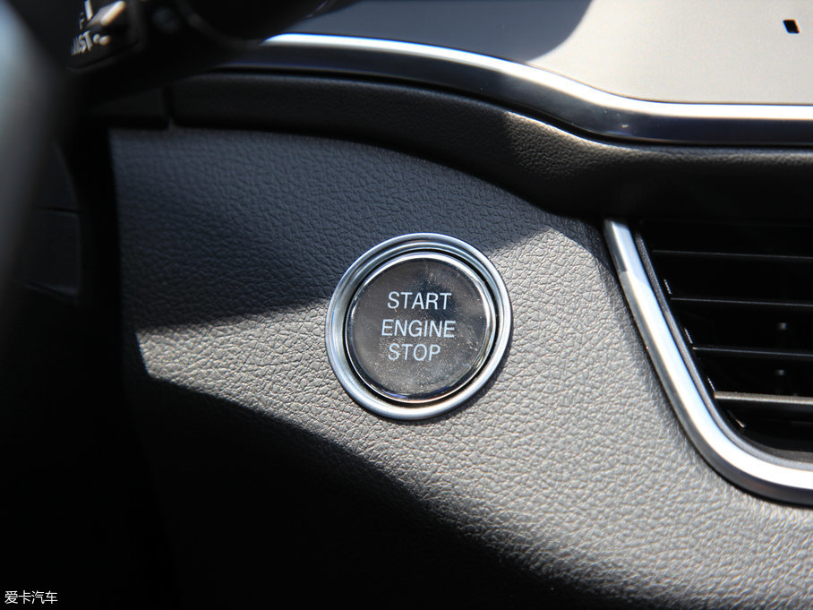 2017̩T600 Coupe 1.8T  DCTF