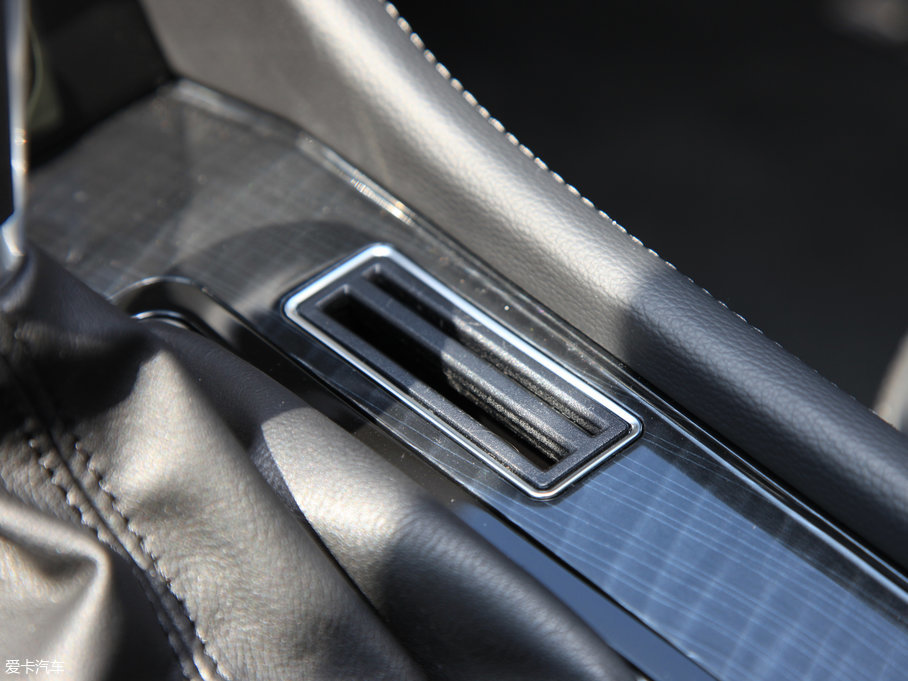 2017̩T600 Coupe 1.8T  DCTF