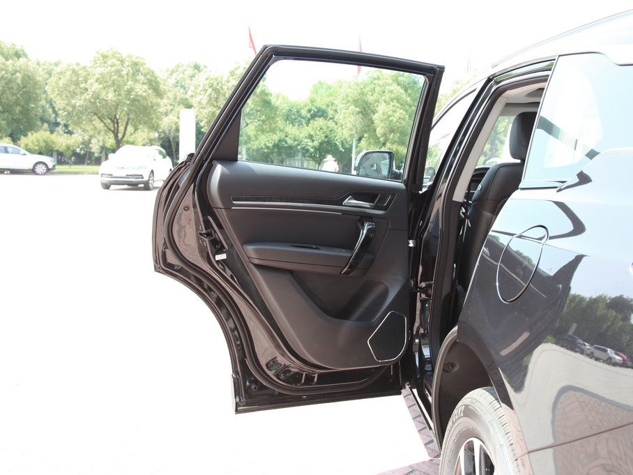 2017̩T600 Coupe 1.8T  DCTF