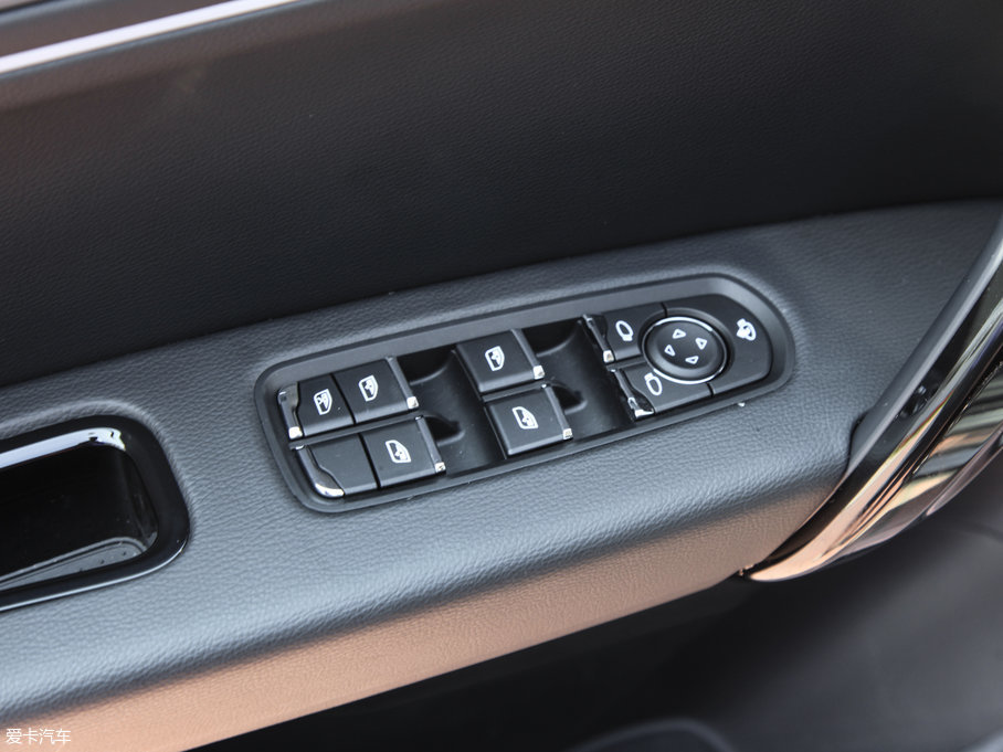 2017̩T600 Coupe 1.8T  DCTF