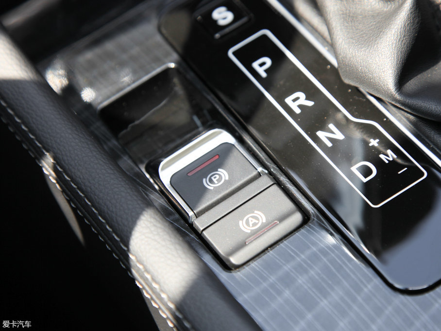 2017̩T600 Coupe 1.8T  DCTF