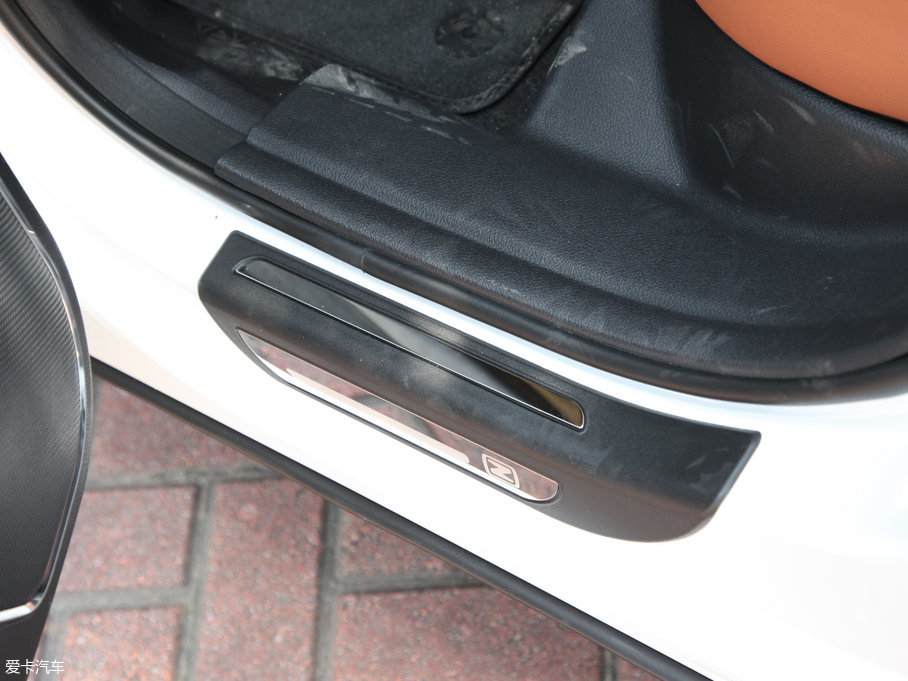 2017�̩T600 Coupe 1.8T  DCT������