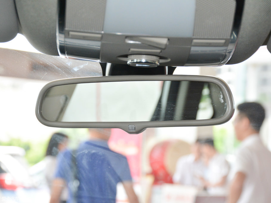 2017�̩T600 Coupe 1.8T  DCT���F��