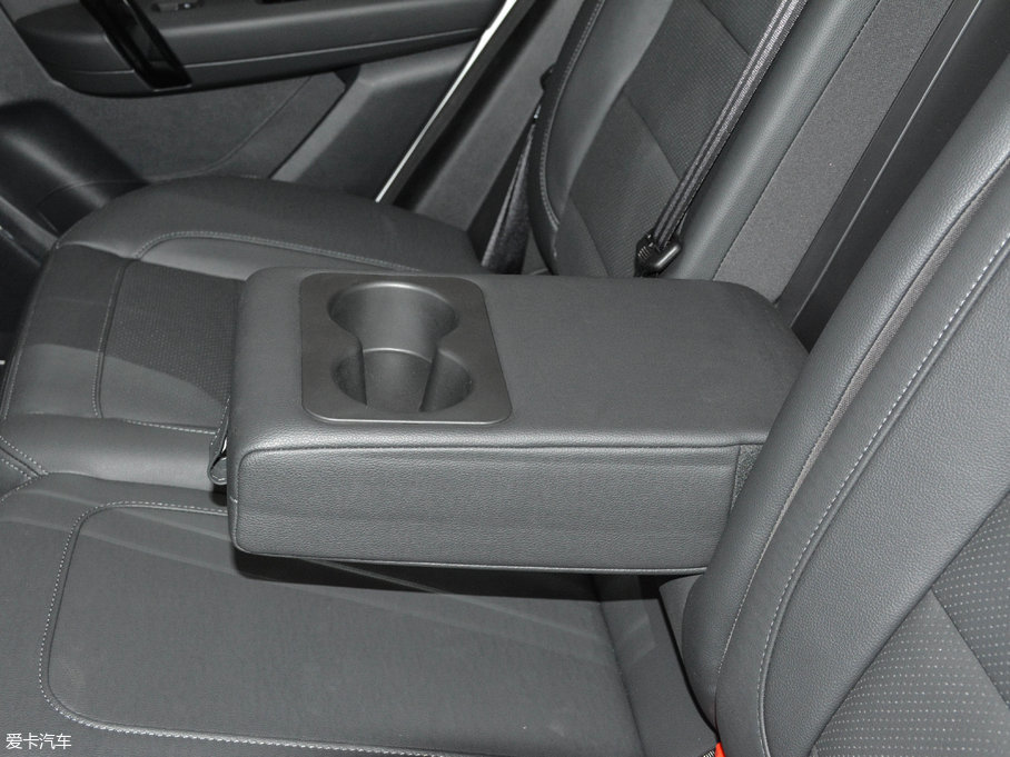 2017�̩T600 Coupe 1.8T  DCT���F��