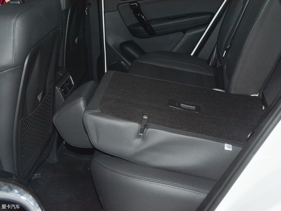 2017�̩T600 Coupe 1.8T  DCT���F��