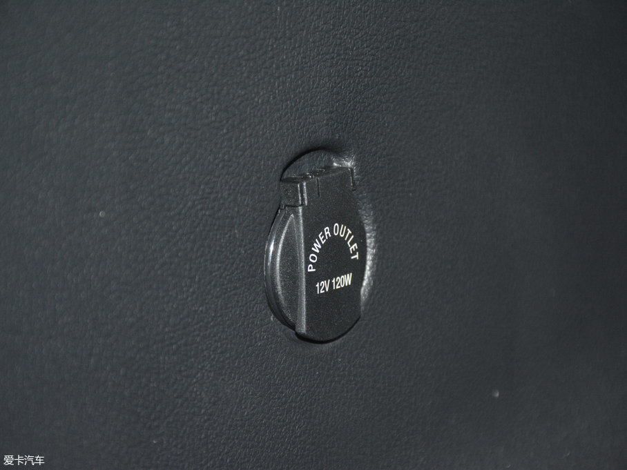 2017�̩T600 Coupe 1.8T  DCT���F��