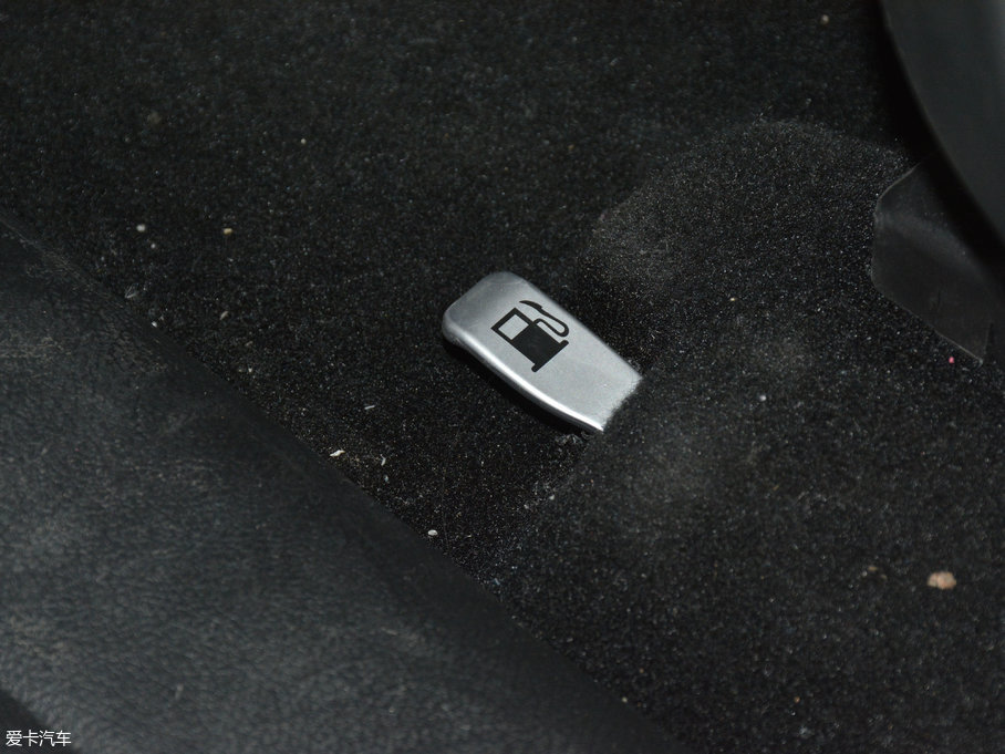 2017�̩T600 Coupe 1.8T  DCT���F��