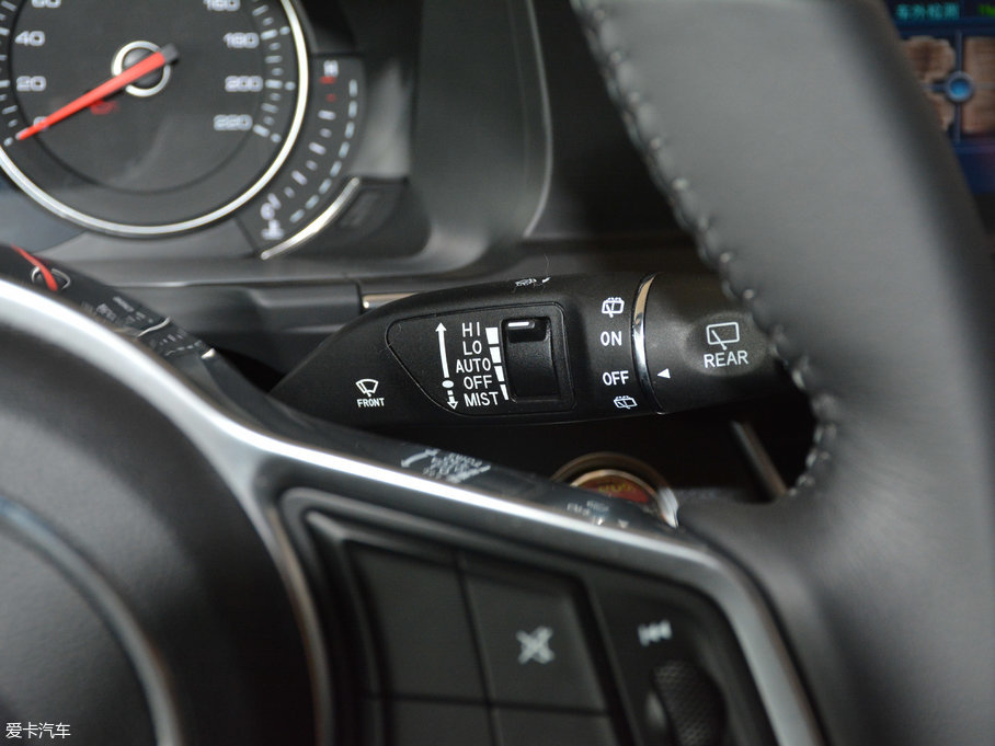 2017�̩T600 Coupe 1.8T  DCT���F��