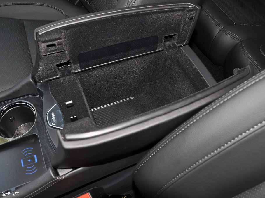 2017�̩T600 Coupe 1.5T  �քӺ��A��