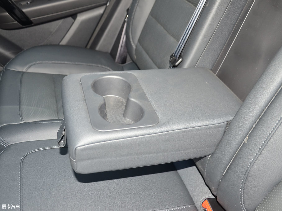 2017�̩T600 Coupe 1.5T  �ԄӺ��A��