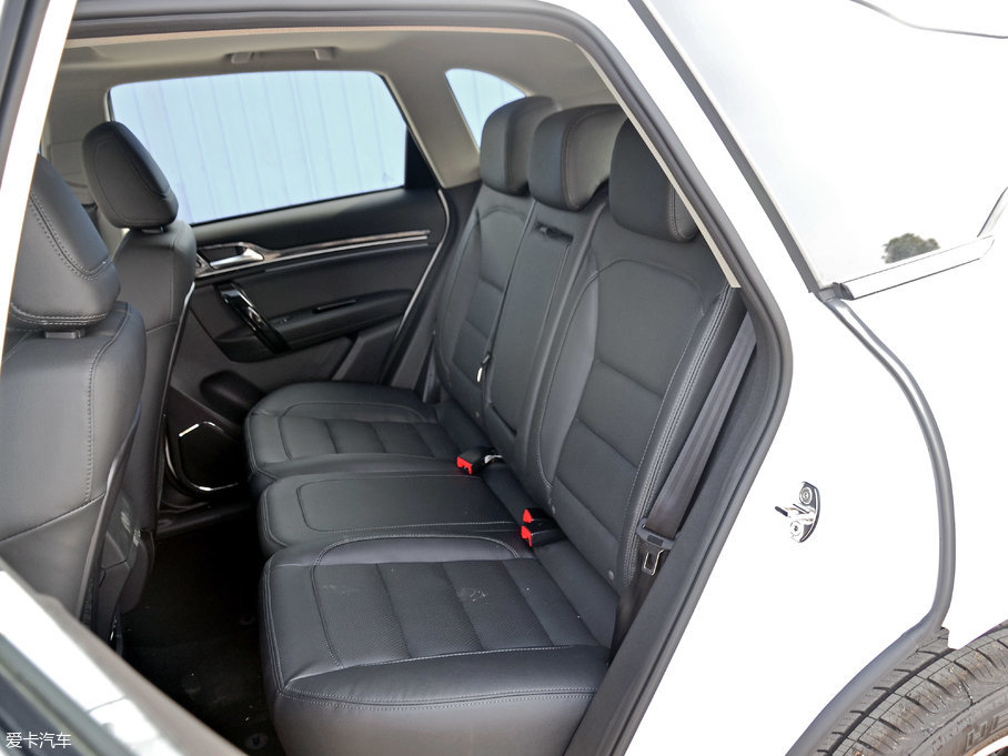 2017�̩T600 Coupe 1.5T  �ԄӺ��A��