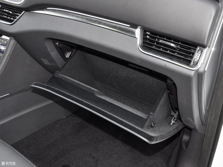 2017�̩T600 Coupe 1.5T  �ԄӺ��A��