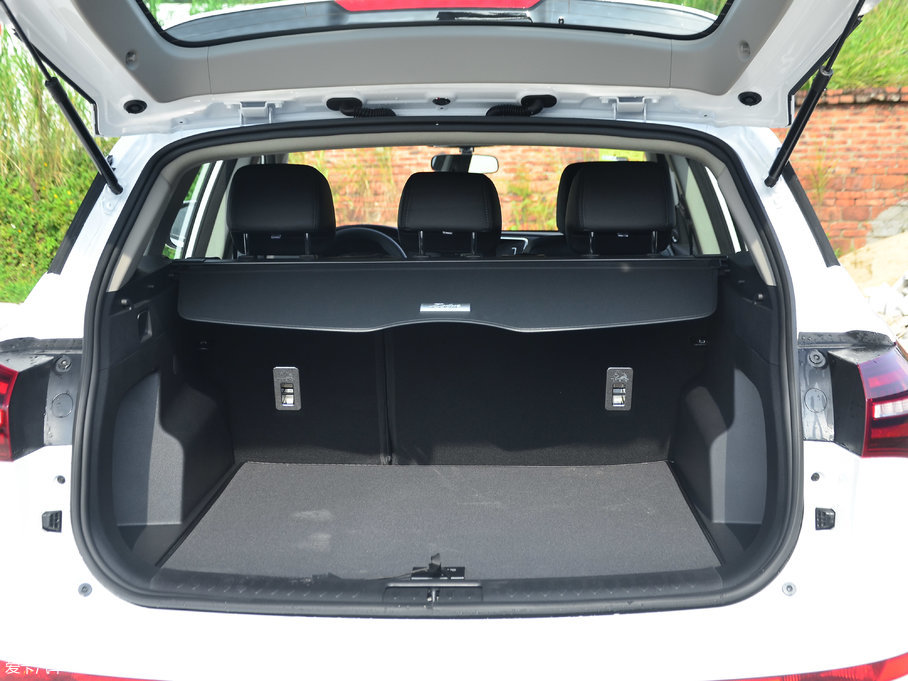 2017�̩T600 Coupe 1.5T  �ԄӺ��A��